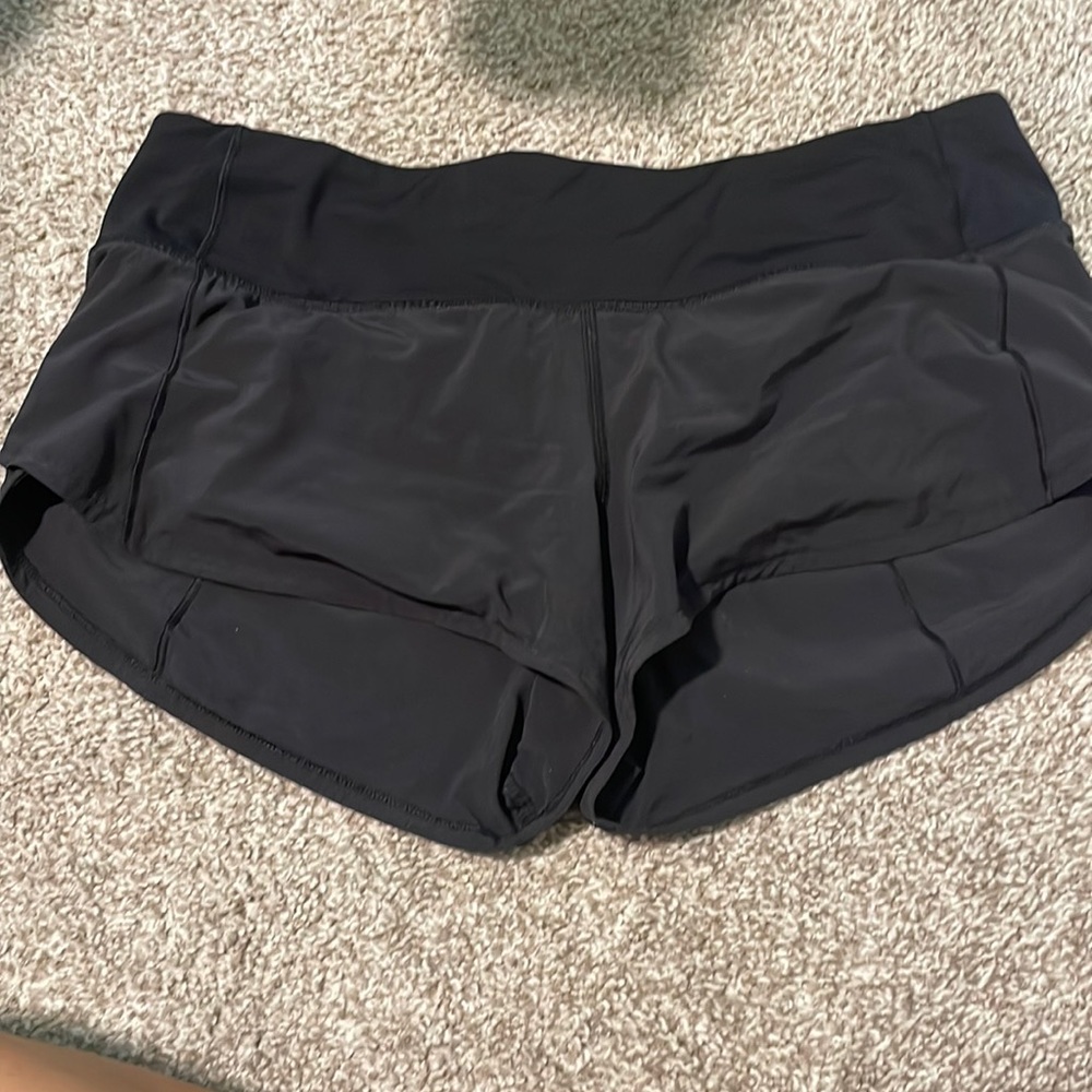 lululemon 2 inch shorts